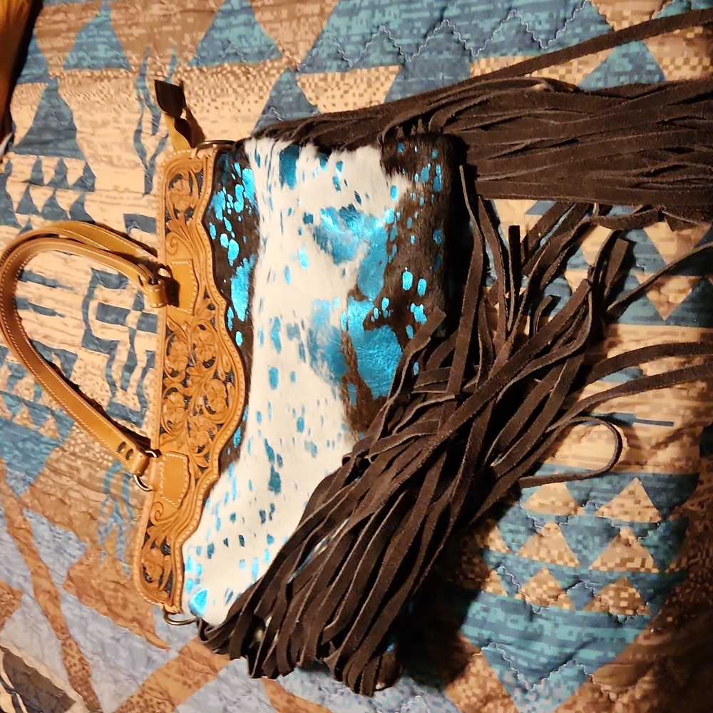 AMERICAN DARLING  FRINGED  HIDE ON